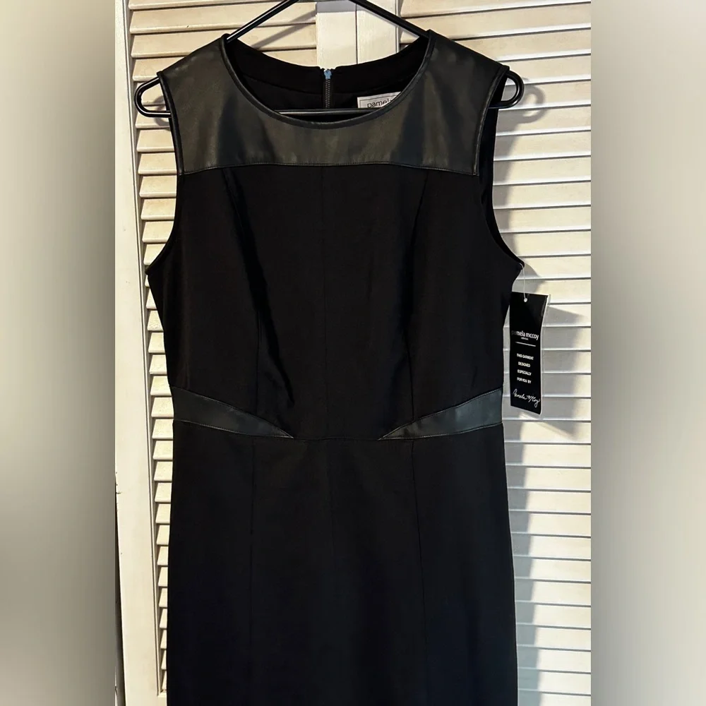 Chic Pamela McCoy Black Sleeveless Dress Small NWT - Picture 3 of 4
